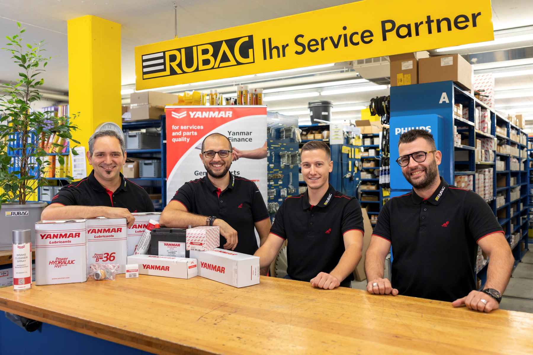 Teamfoto vom RUBAG Ersatzteilservice-Team