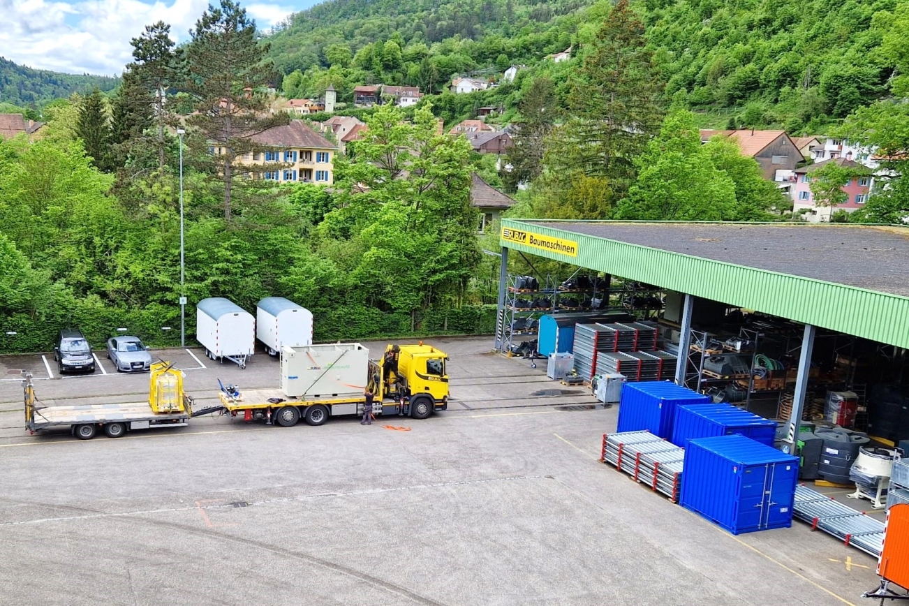 RUBAG Baumaschinen Standort in Grellingen von oben