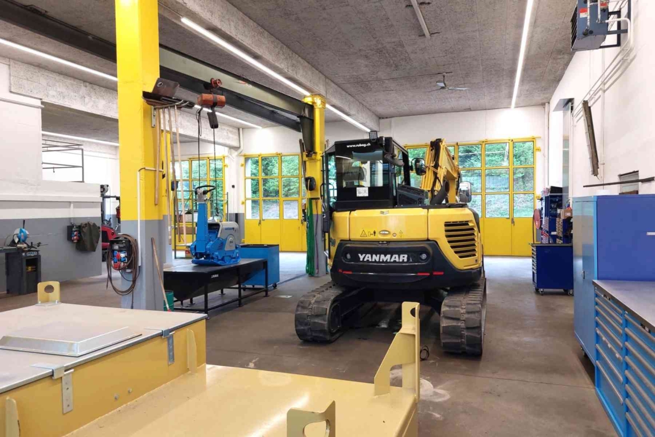 RUBAG Baumaschinen Werkstatt in Hellbühl von innen