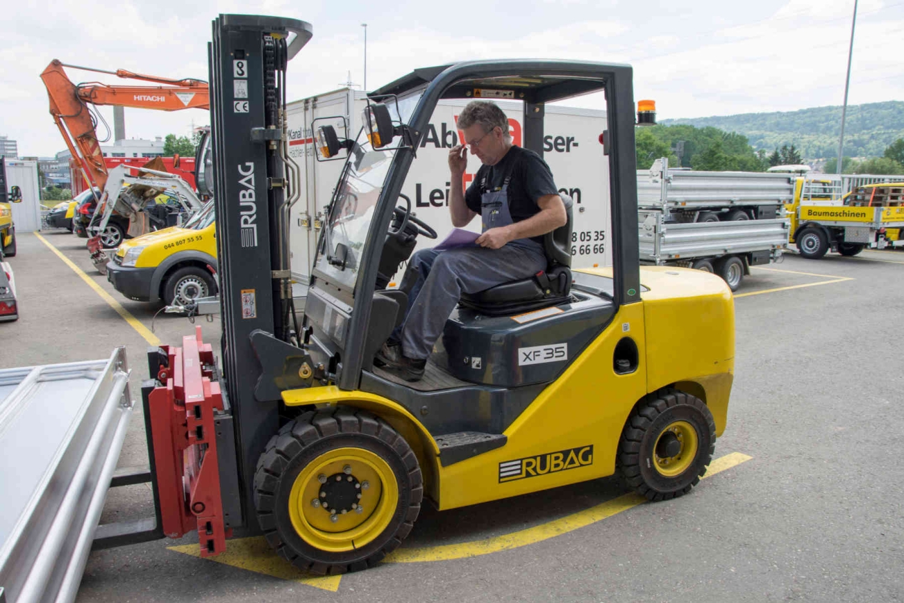 Stapler Sicherheitscheck bei RUBAG Baumaschinen