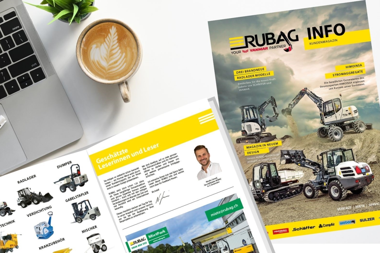 RUBAG Zeitschrift auf Pult mit Kaffee