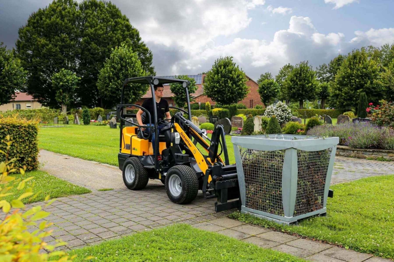 Schäffer 14e Einsatzbild auf Friedhof